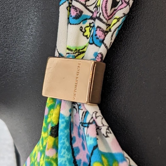 Victoria's Secret Unforgettable Demi Bust Bathing Suit Top Size 36B NEW - Picture 4 of 7